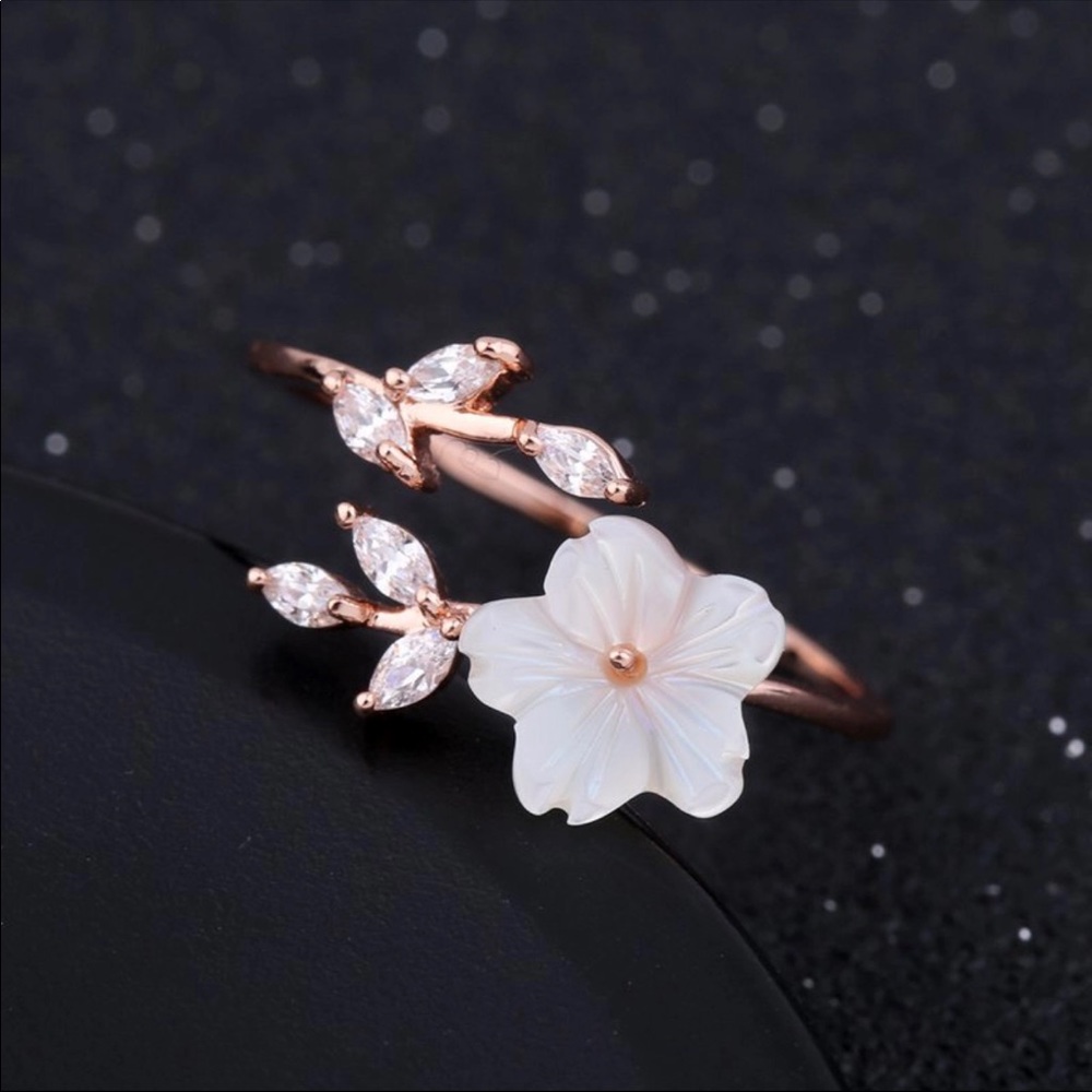 New! “Flower Blossom” Adjustable Women’s Ring - Picture 2 of 7